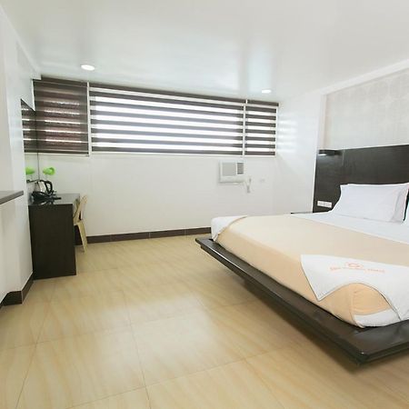 Sun Garden Hotel Tarlac ภายนอก รูปภาพ