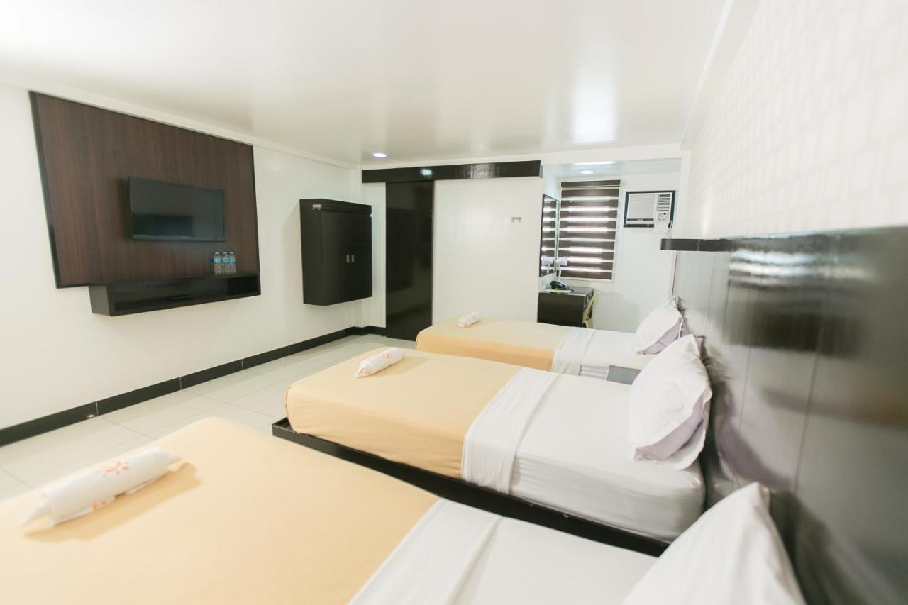 Sun Garden Hotel Tarlac ภายนอก รูปภาพ