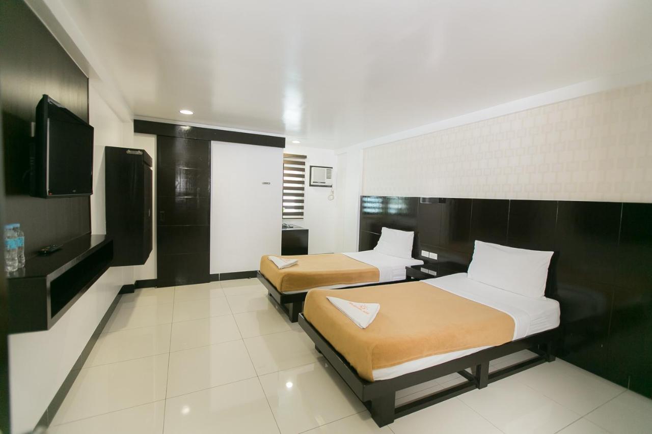 Sun Garden Hotel Tarlac ภายนอก รูปภาพ